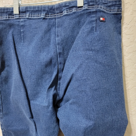 Tommy Hilfiger capris - Picture 3 of 6